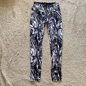 Victoria secret Knock-out leggings. S